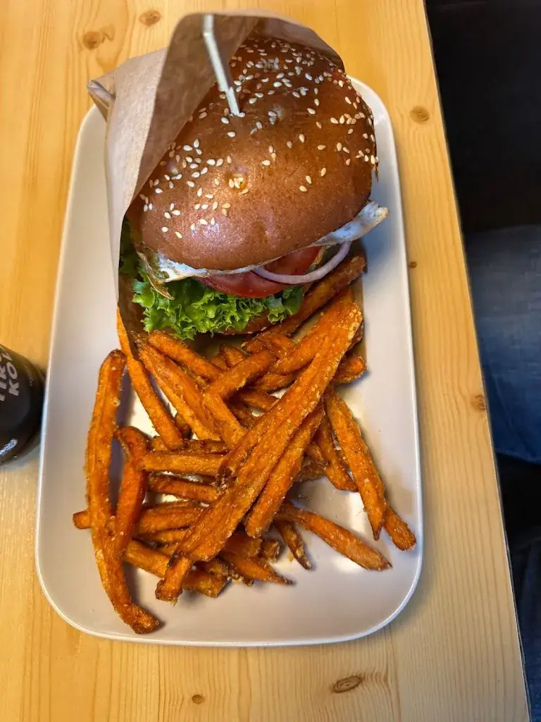 haithem blue_Simple food & drinks_Kitzbühel_avis