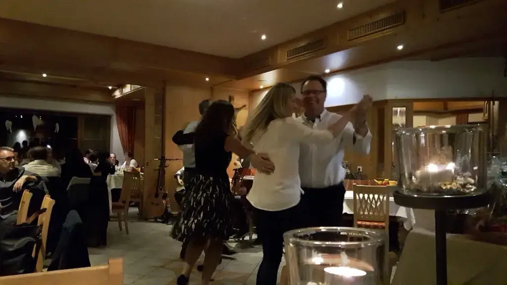 Restaurant Hofer Stubn mit Pension Unterhof_Kolsass_slider_image_2