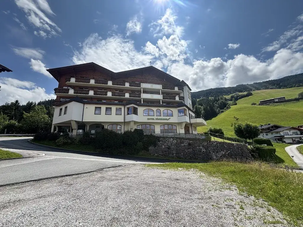 Hotel-Pension Jägerhof restaurant in Kolsassberg