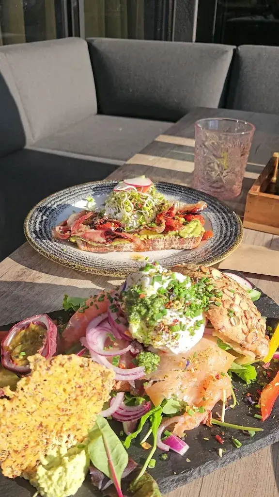 fotke telefon_das kaff._Kirchdorf in Tirol_avis