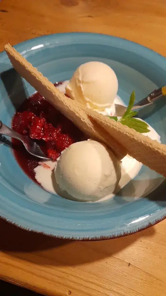 Mária Kováčová_Dorfstadl Bar Kirchdorf_Kirchdorf in Tirol_recensione