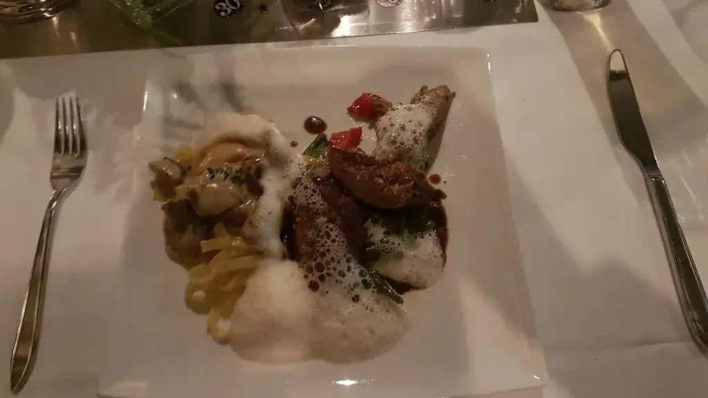 Stefan Kogoj_Lunchtime_Landeck_review