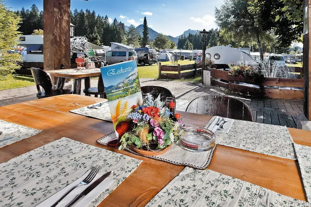 Kaiseralm Pizzastadl ristorante a Kössen