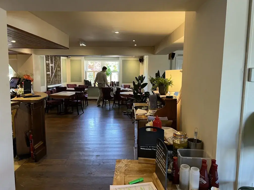 The Earl Of March_Lavant_slider_image_1