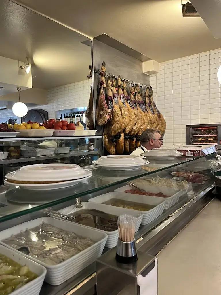 Cervantes Cervecería_Lans_slider_image_3