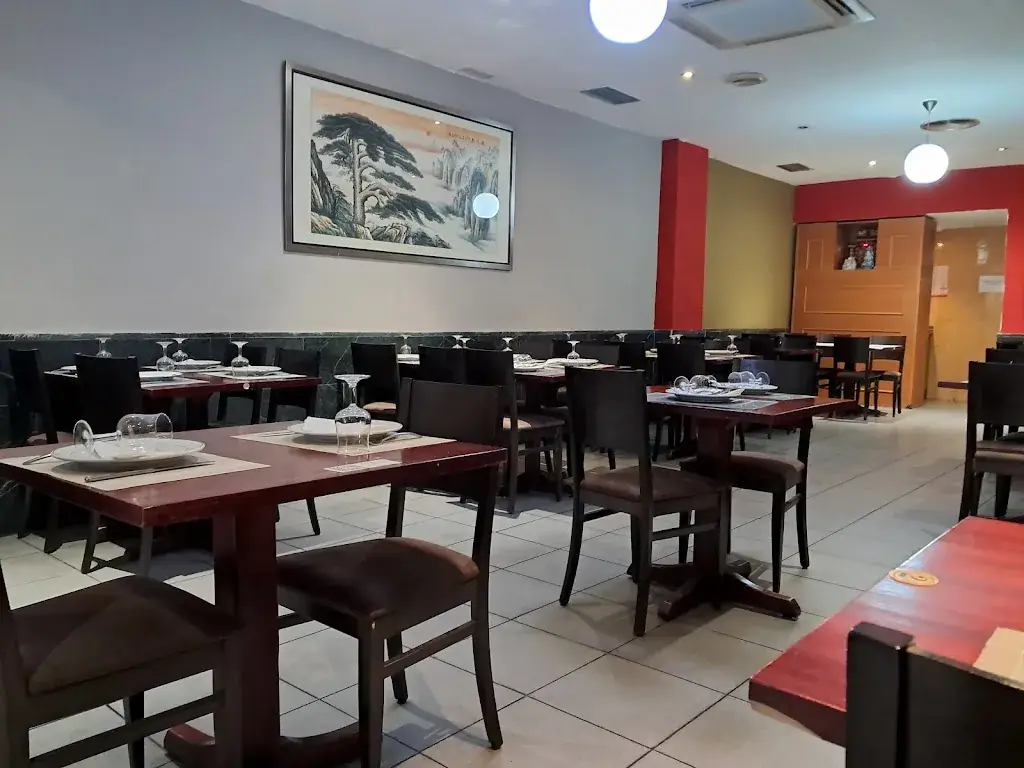 PALACIO DE ORIENTE ristorante a Lans