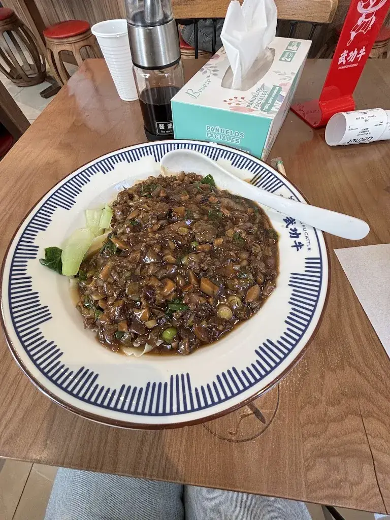 A. Jumaev_KungFu Noodle Usera 武功牛_Lans_recensione