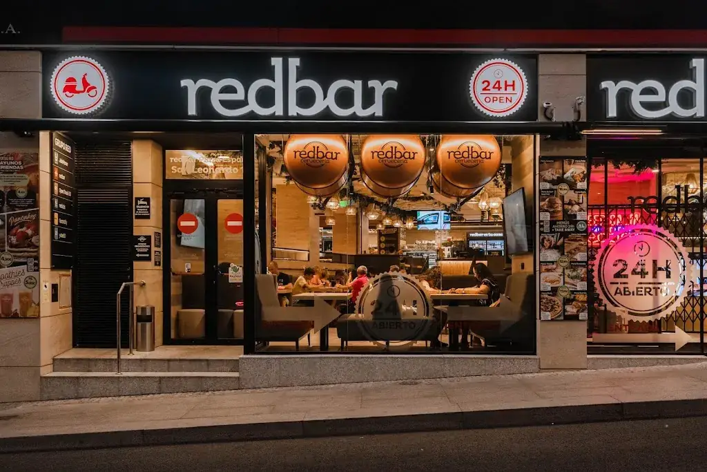 redbar 24h Madrid Plaza España restaurant in Lans