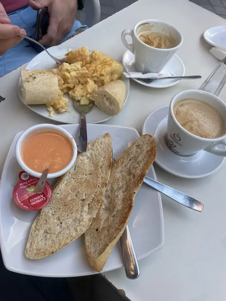 Tatianna Tonnacliff_Restaurante Los Pepes_Lans_avis