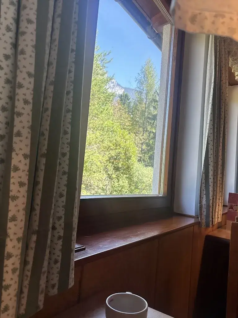 Anna Razumova_Südrast Dreiländereck_Arnoldstein_review