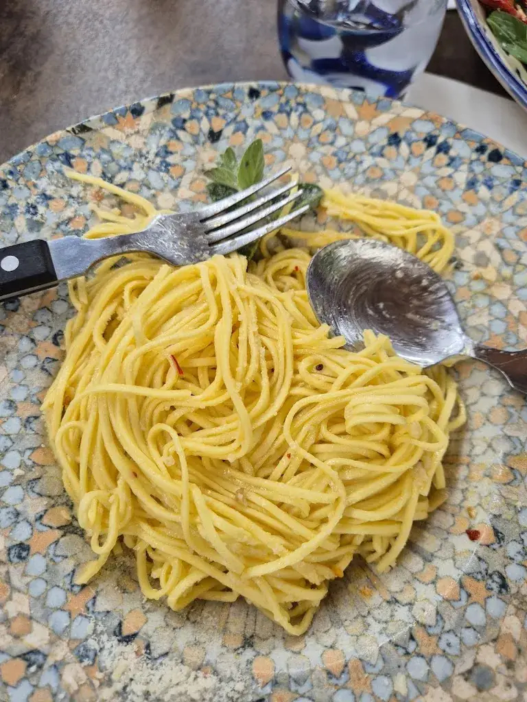 Yoav Epelman_Tinos Restaurant / Pizza and more_Längenfeld_recensione