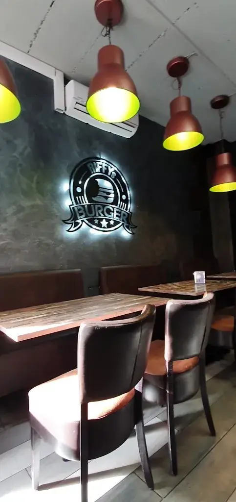 Riffys Burger / Kumru_Längenfeld_slider_image_2