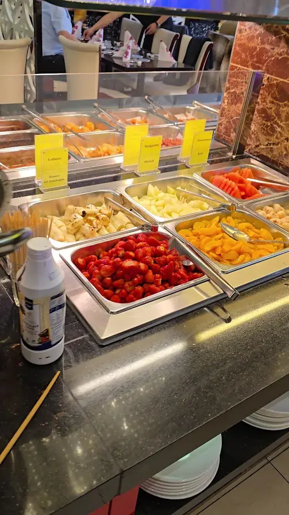 Andrew Horinka_Asia Palast_Längenfeld_recensione