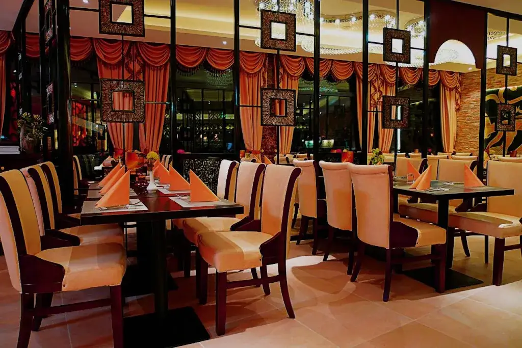 Asia Palast_Längenfeld_slider_image_1