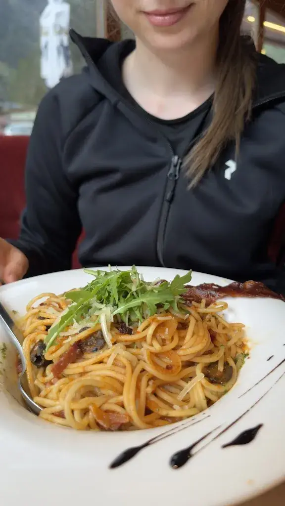 Steff Peeters_PEPPAS PUB_Längenfeld_recensione