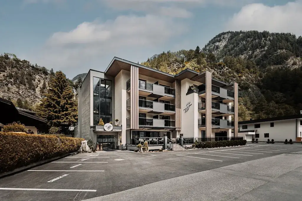 VIER Studios & Restaurant ristorante a Längenfeld