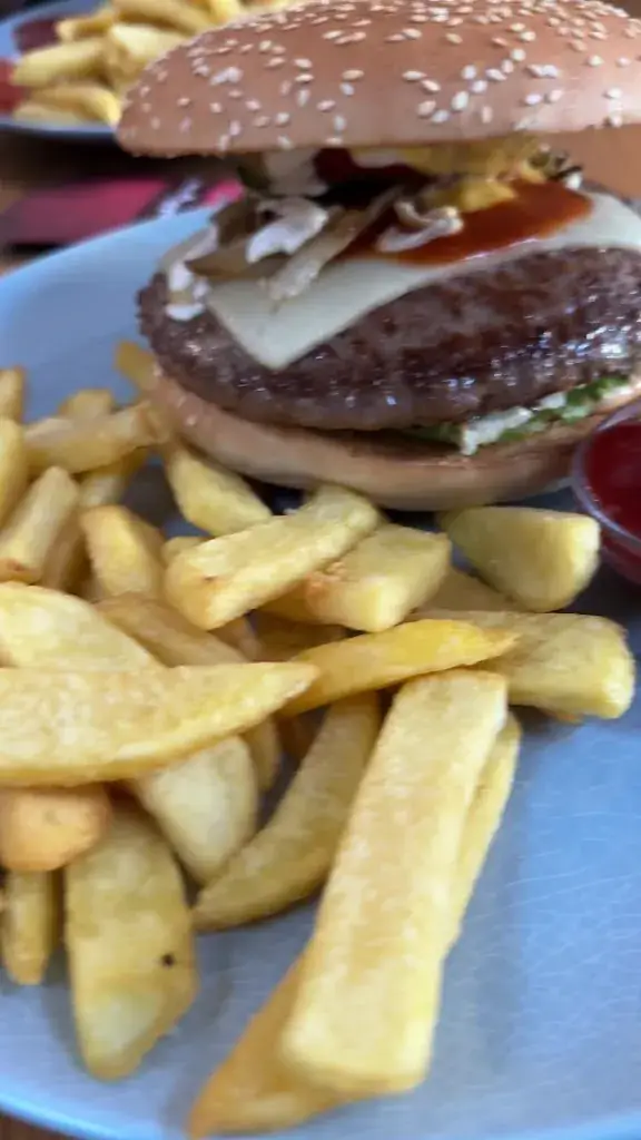 aly nathu_Cafe New York GmbH_Längenfeld_review