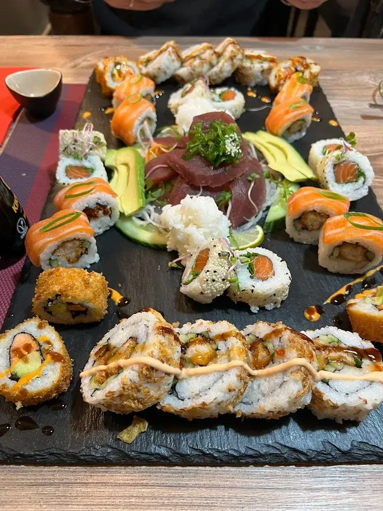 Jessica H_Sushi Amara Langenfeld_Längenfeld_avis