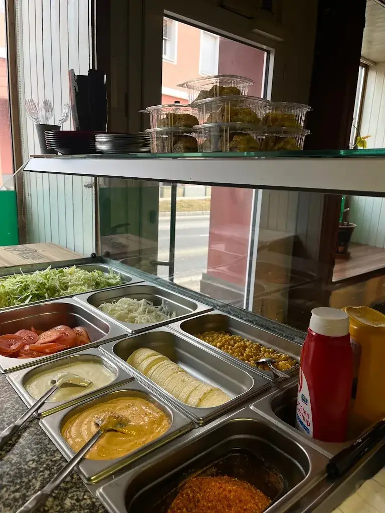 Kebap & Pizza Haus TIGRIS restaurant à Bad Sankt Leonhard im Lavanttal