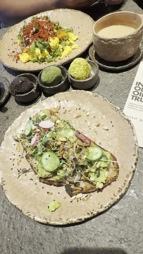 Larisa_Honest Greens Gran Via 7_Mariatal_avis