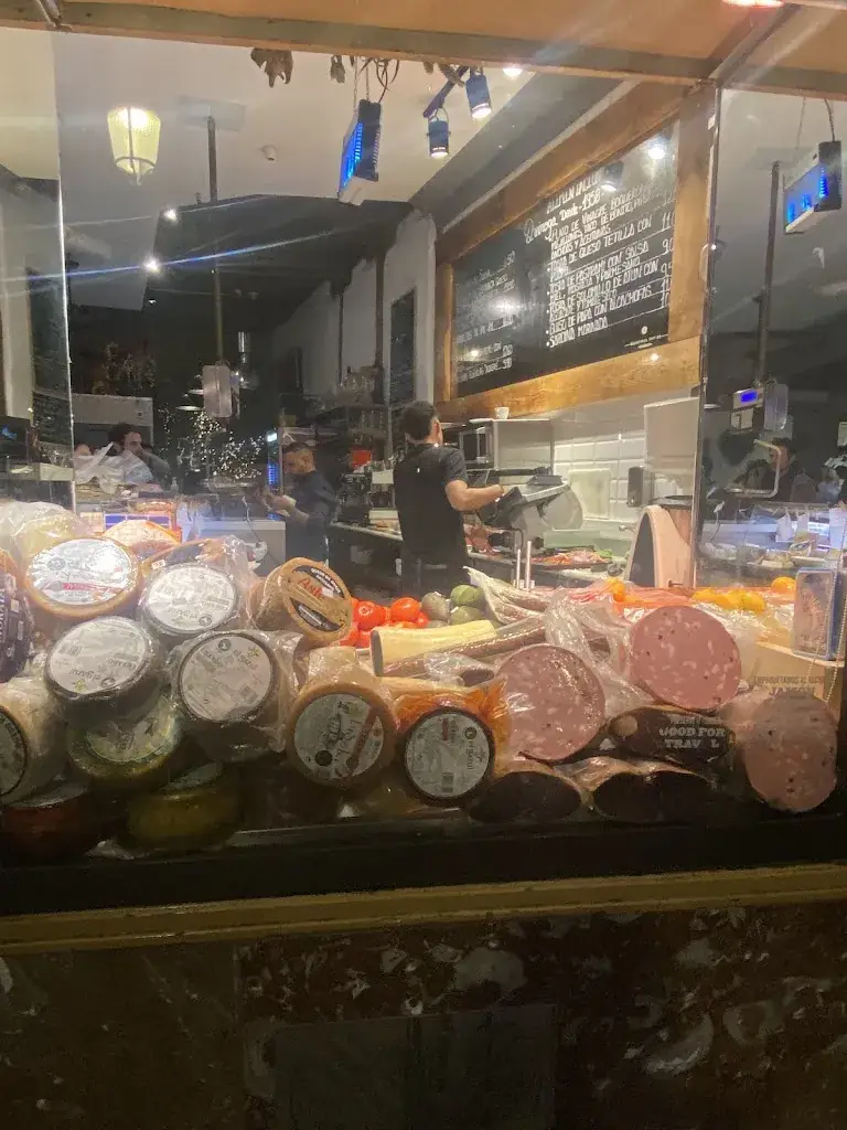 Mr. Travel Fox_Alimentacion Quiroga_Mariatal_avis