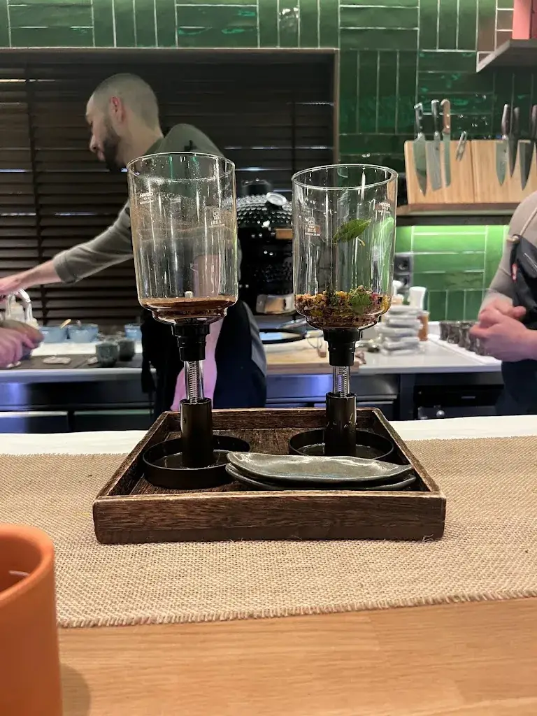 Tamika Hardin_El Invernadero Rodrigo de la Calle_Mariatal_review