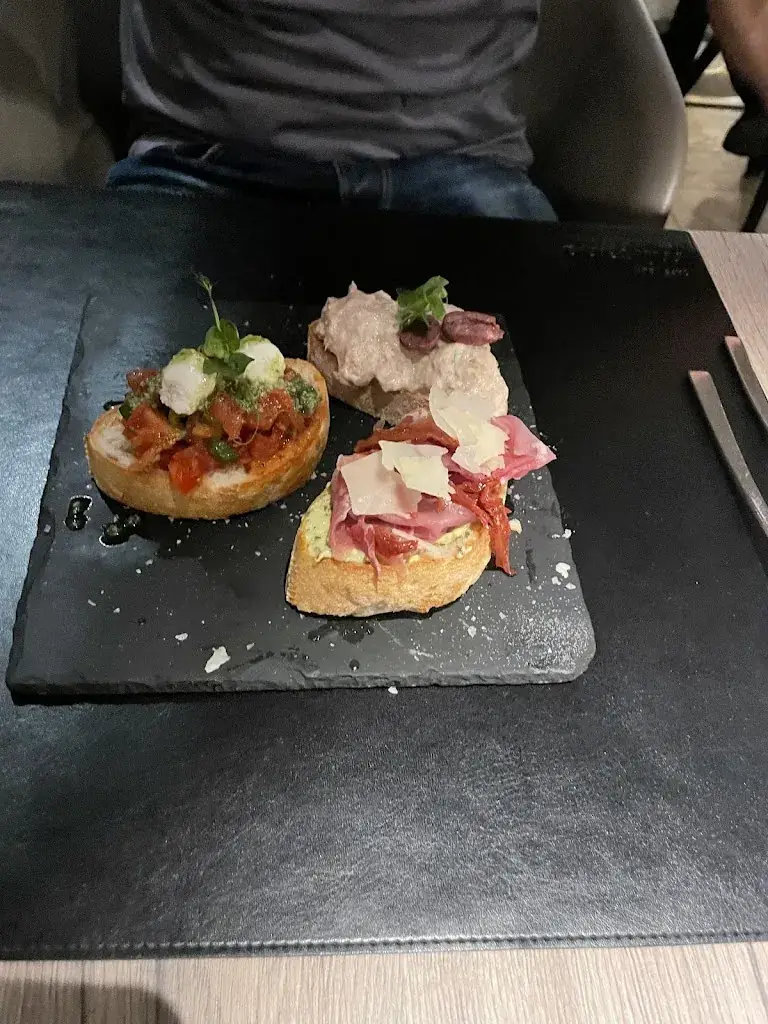 Nensi_Milsano Cafe | Bar | Restaurant | Feuergrill,_Mils bei Solbad Hall_review