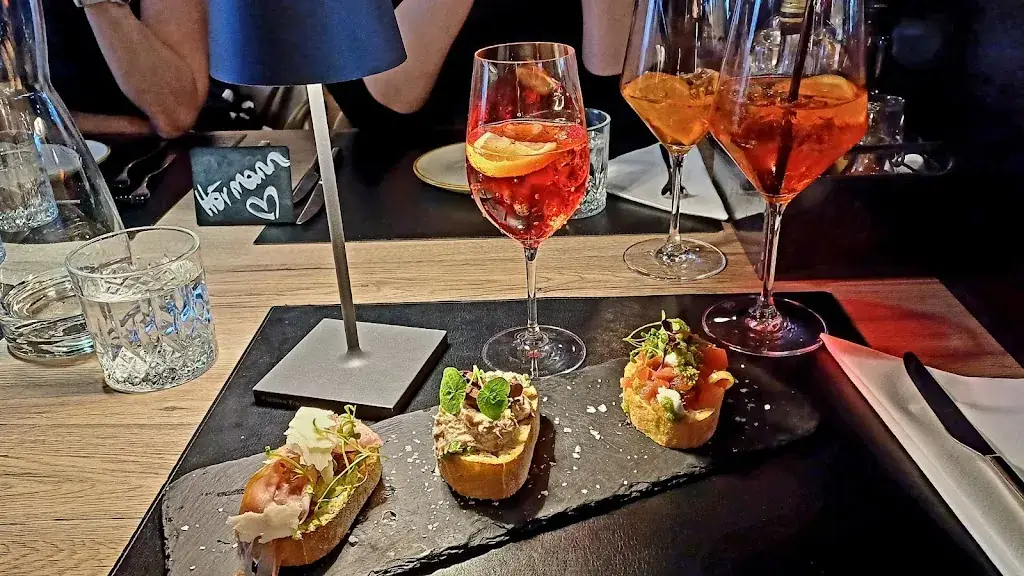 Milsano Cafe | Bar | Restaurant | Feuergrill,_Mils bei Solbad Hall_slider_image_3