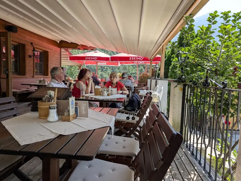 Tiroler Wirtshaus am Locherboden ristorante a Mötz
