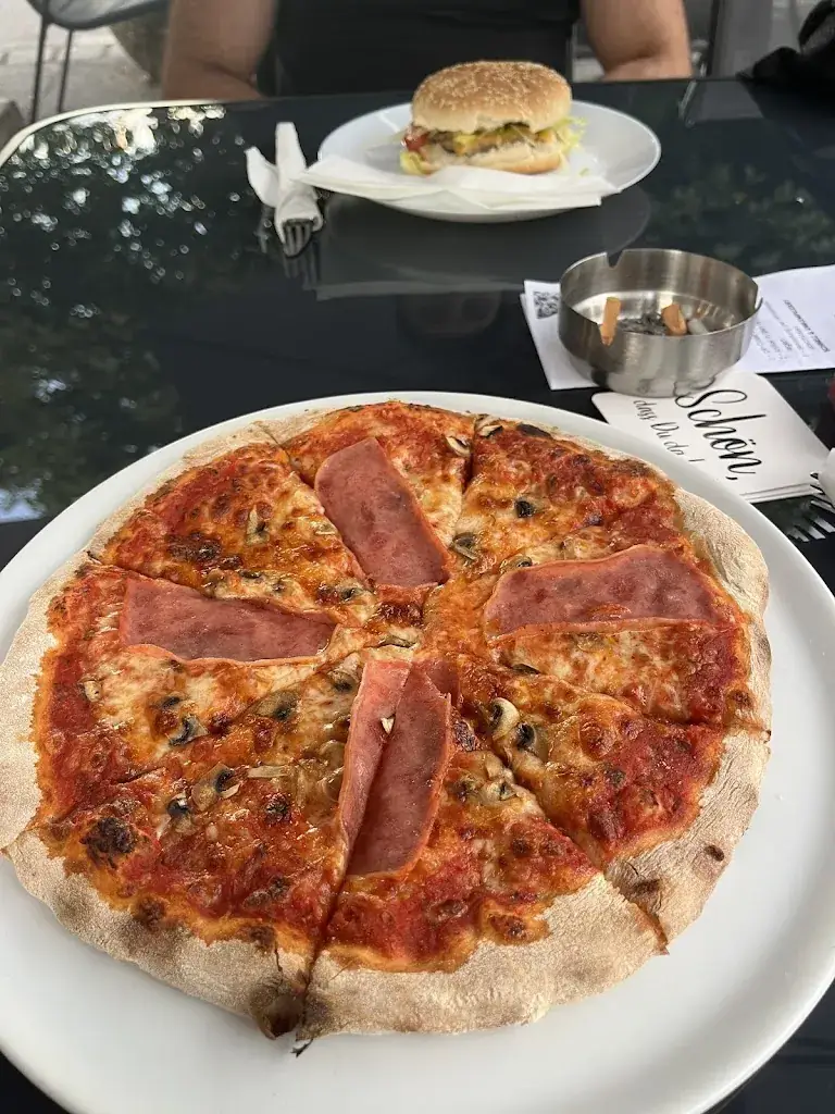 Svenja Tetz_Sally's Cafe & Imbiss_Mötz_recensione