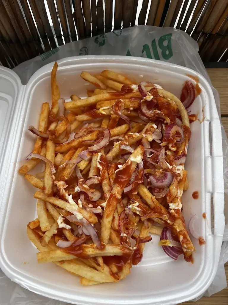 Vanessa_Sally's Cafe & Imbiss_Mötz_recensione