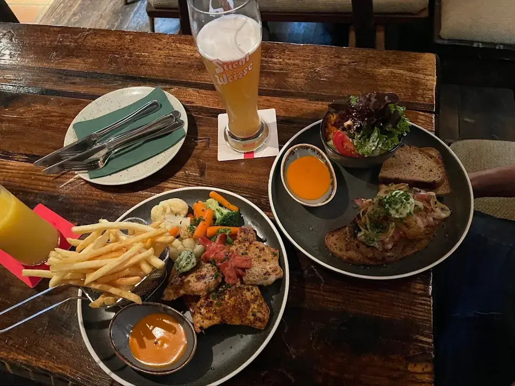 Anne C_Anderlwirt Mühlbach_Mühlbachl_avis