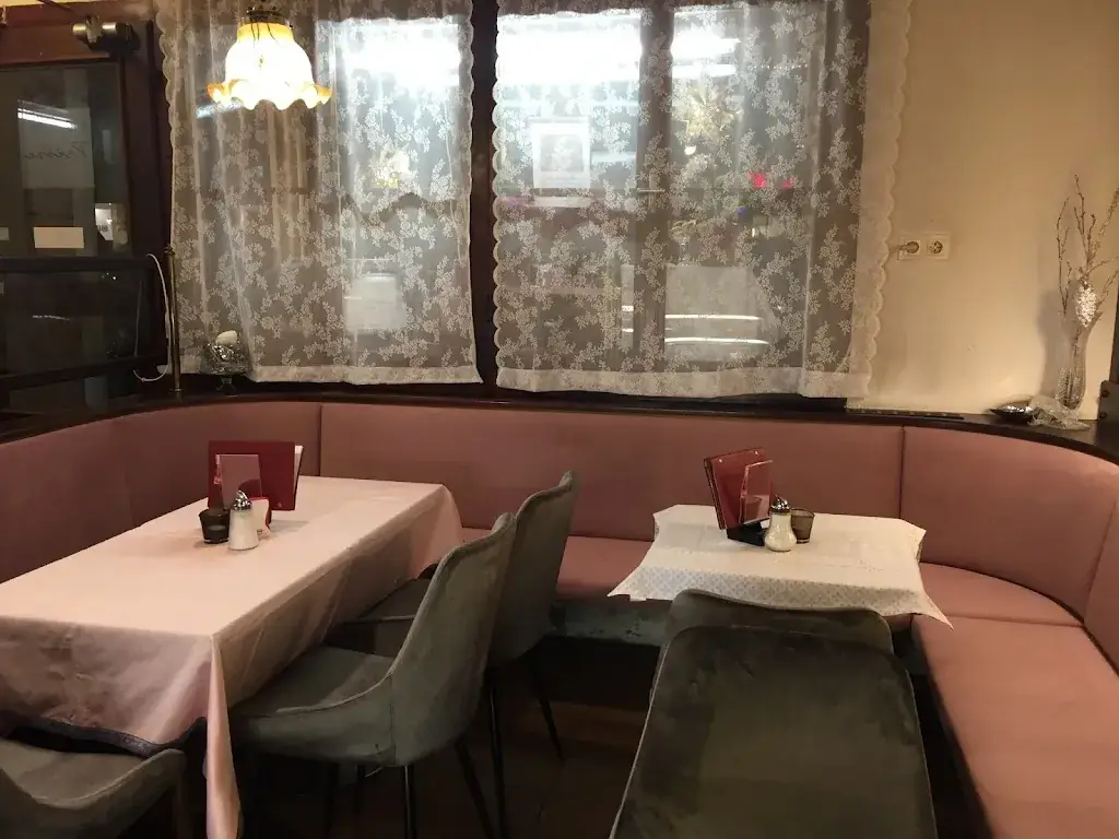 Cafe-Konditorei Prisse KEG restaurant à Bad Sankt Leonhard im Lavanttal