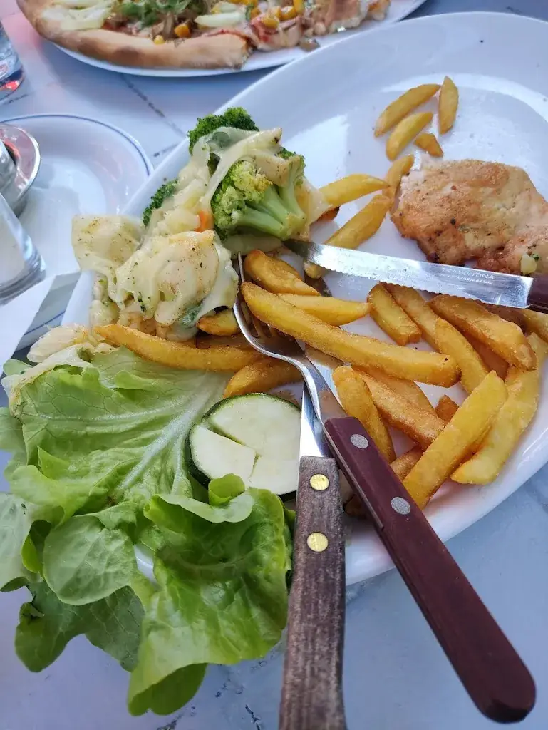 Adelina Chalmers_Gaby's - Treffpunkt_Andau_avis