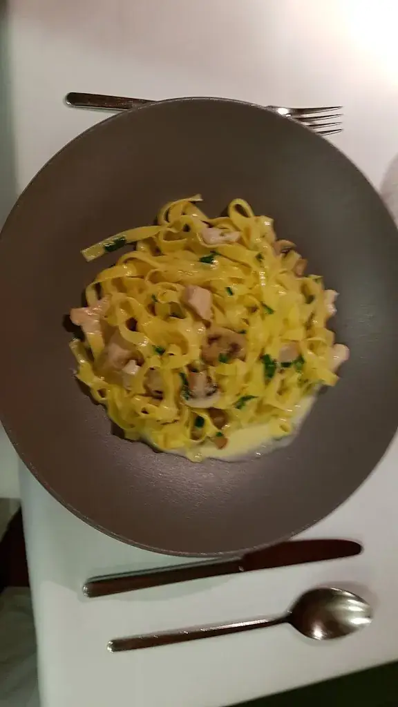 J vK_Saluti Cafe-Pizzeria_Matrei in Osttirol_avis