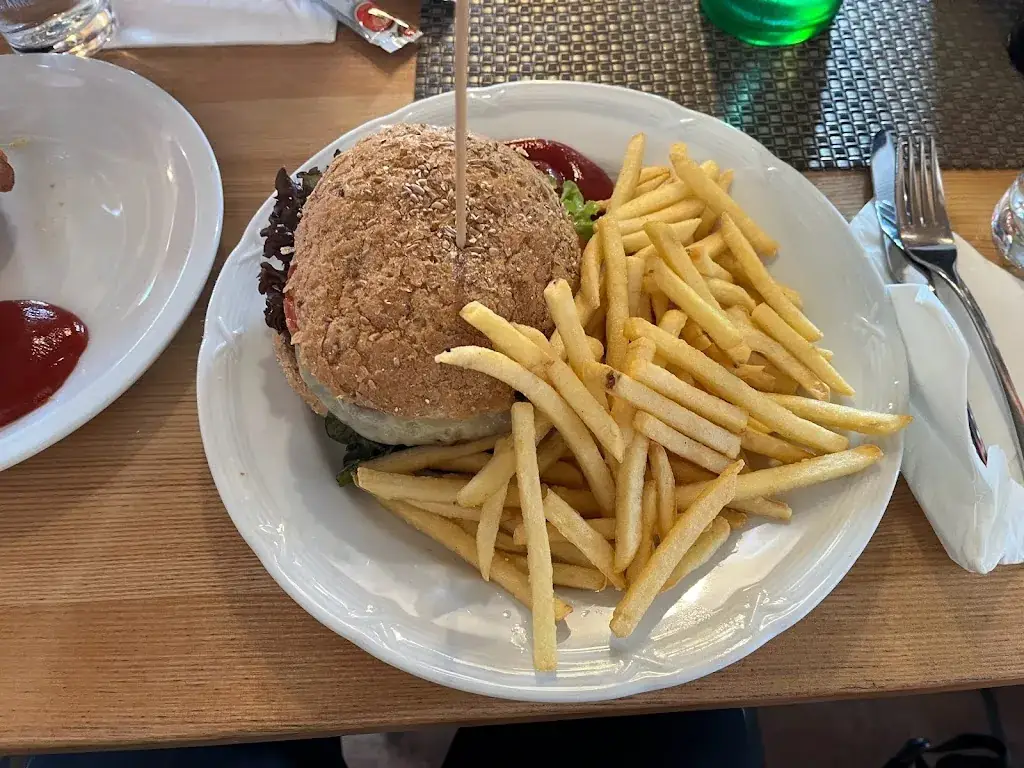 Davor Nežmahen_s'Kriemandl Skihütte_Mitterndorf_avis