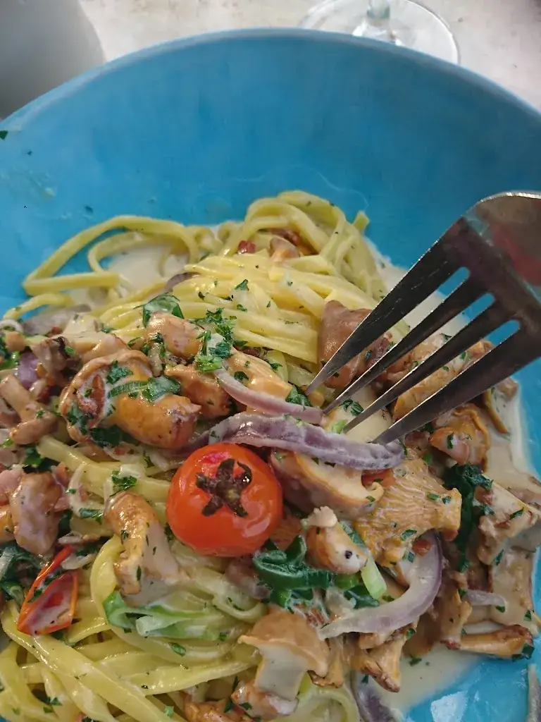 Kathy Landmann_Malberg Hütte_Niederbreitenbach_avis