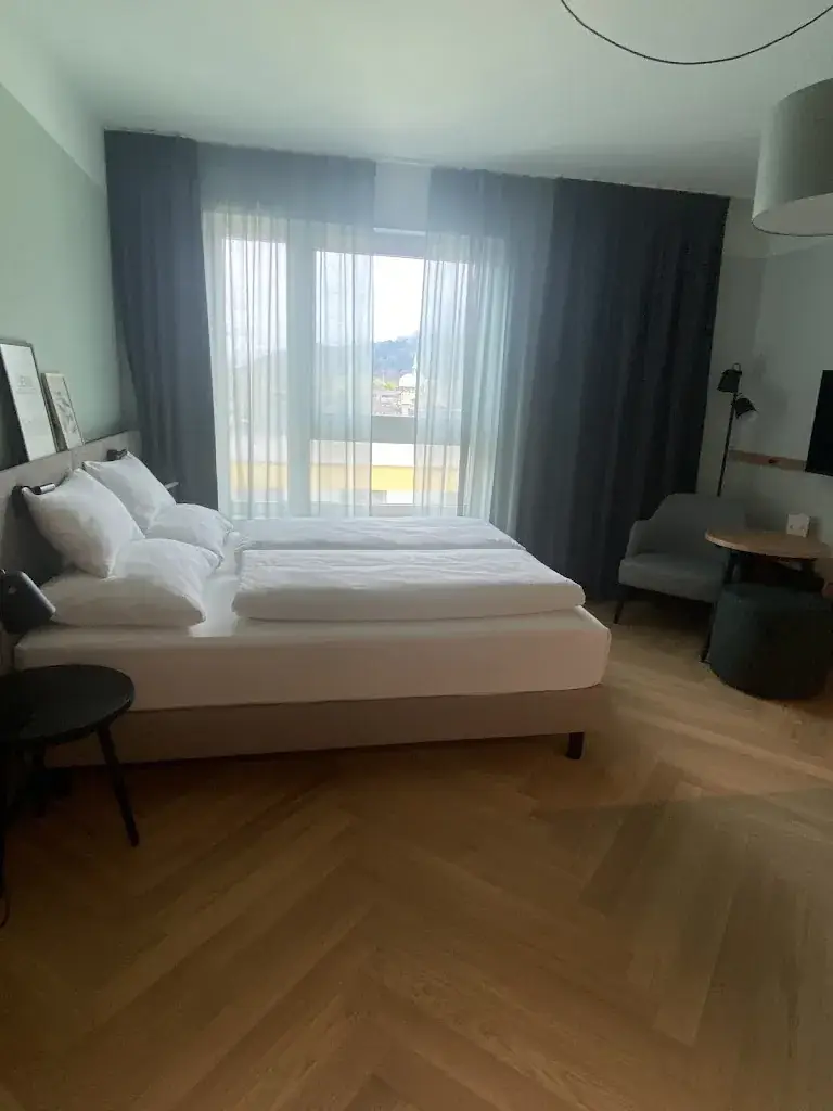 Shreya Jana_harry's home Lienz_Nikolsdorf_recensione