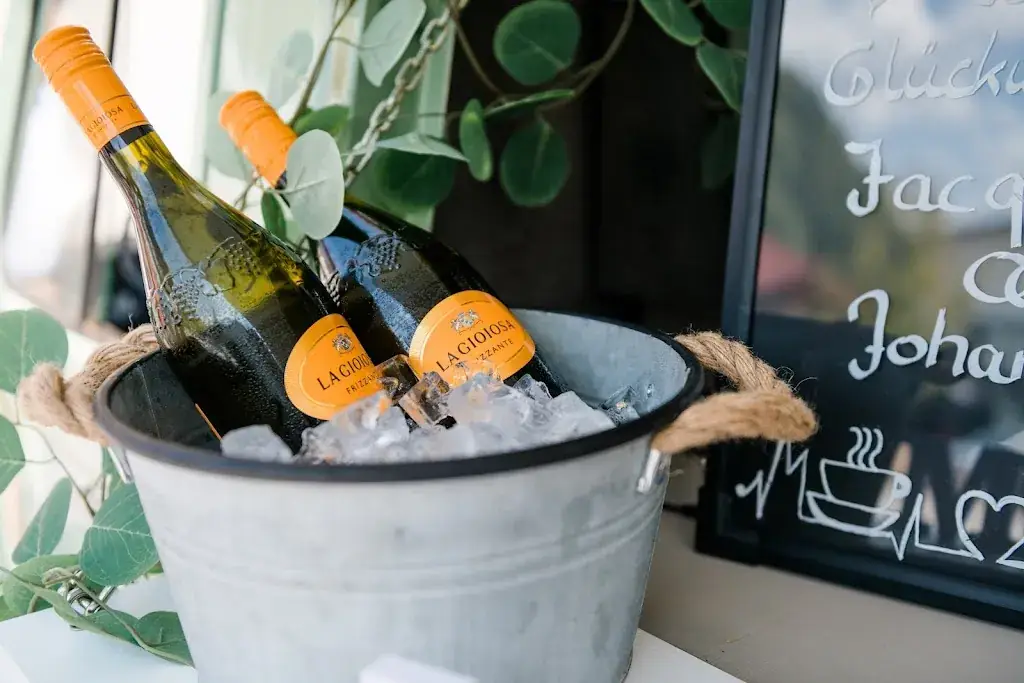 ZEITLOOS Restaurante.Bar und Le Petit -die kleine Fahrbar-_Niederndorf_slider_image_2