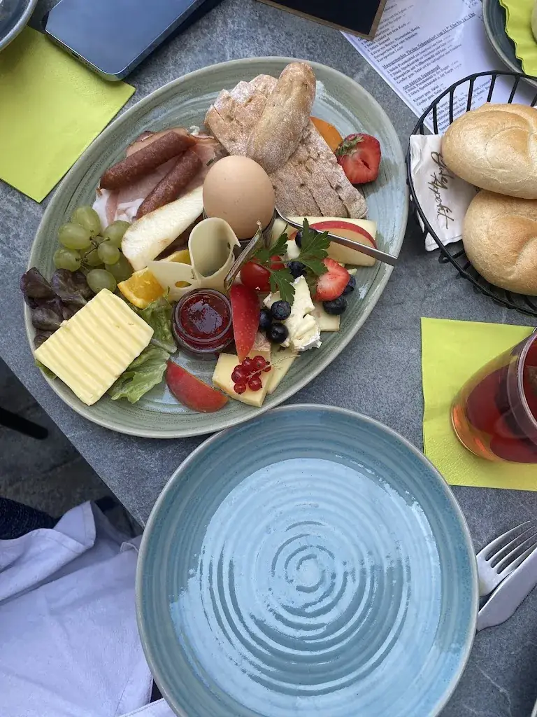 Dominique B_Sebi Alm_Niederndorf_avis