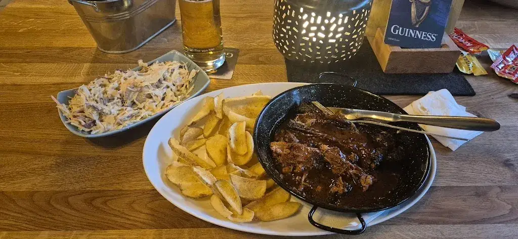 solo han_The Black Sheep_Oberndorf in Tirol_avis