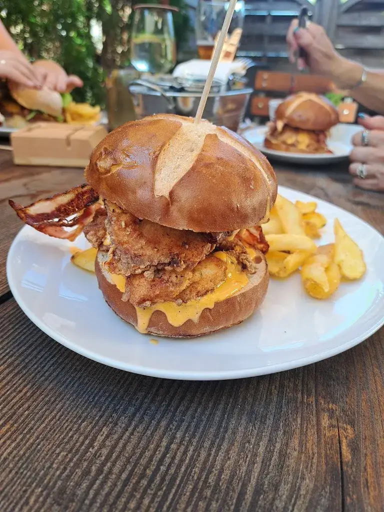 The Black Sheep_Oberndorf in Tirol_slider_image_3