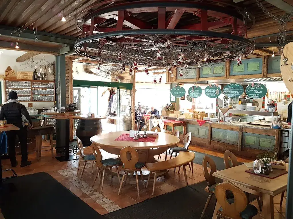 Liftradl - die Skihütte restaurant à Oberndorf in Tirol