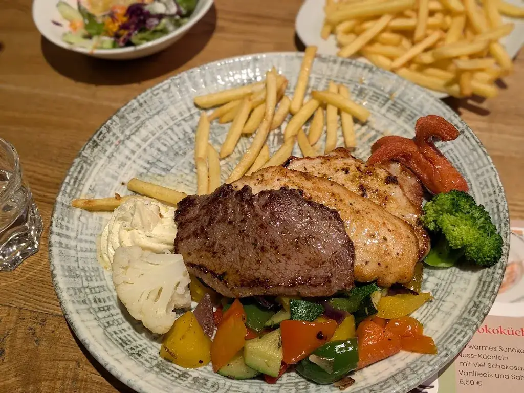 Aaron Norman_Branger Alm_Oberperfuss_avis