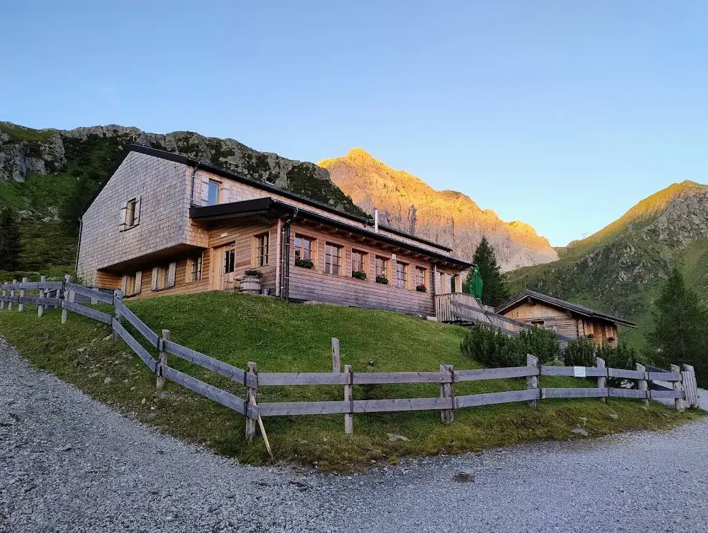 Porzehütte - Karnischer Hauptkamm_Obertilliach_slider_image_2