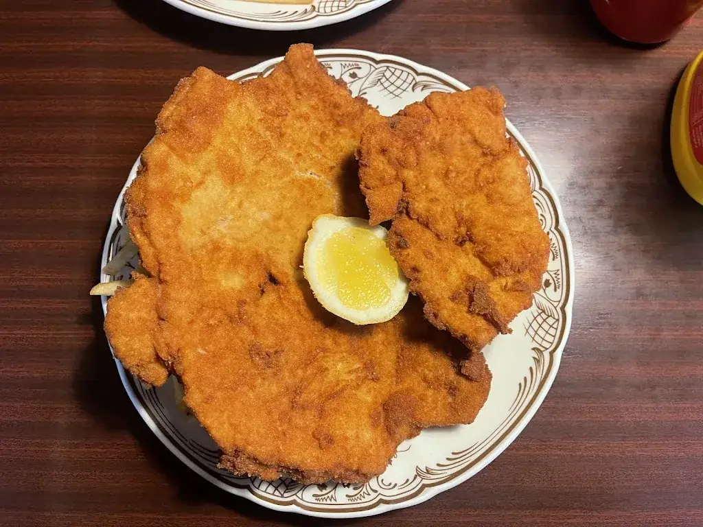 Dương My_s'Platzl_Ötztal-Bahnhof_review