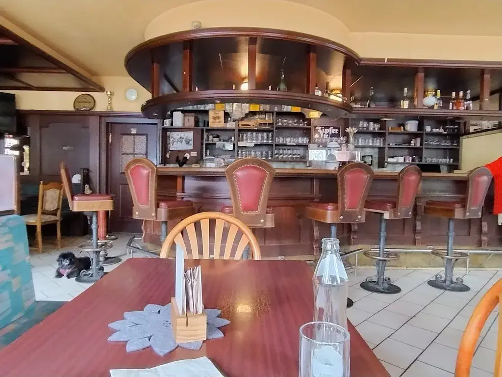 s'Platzl restaurant à Ötztal-Bahnhof