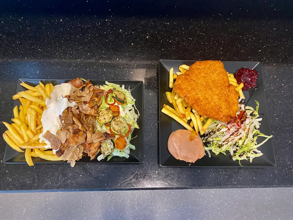 Vegas Grill - Imbiss_Ötztal-Bahnhof_slider_image_2