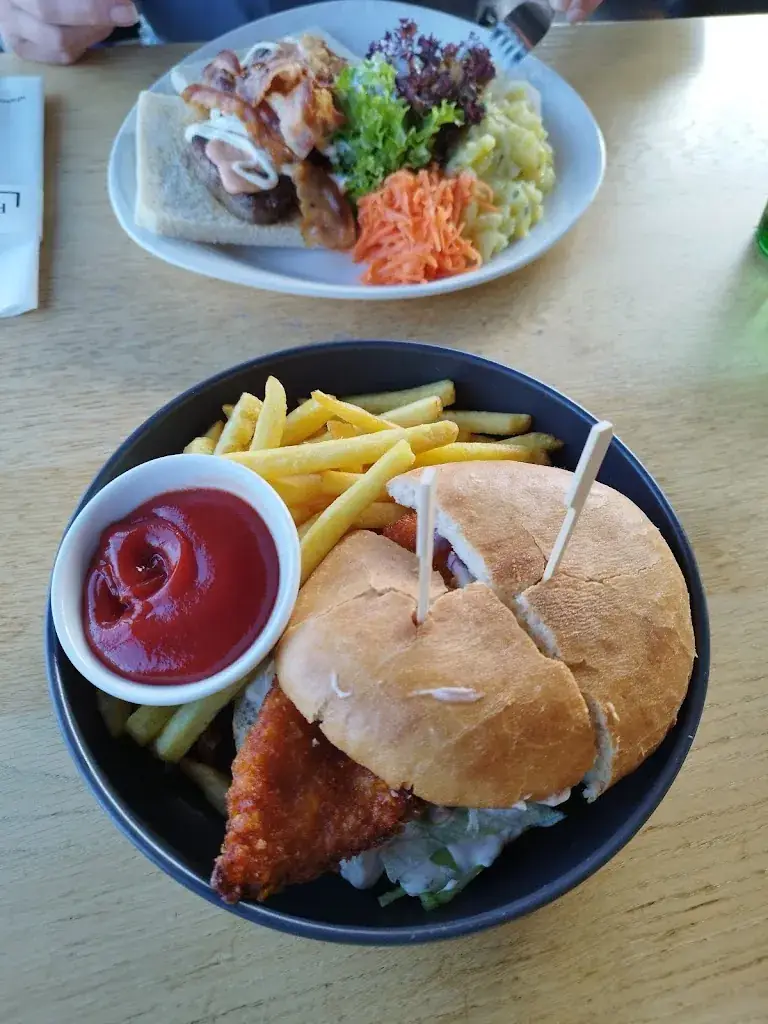 Dom Inik _PHIJASKO_Ötztal-Bahnhof_review