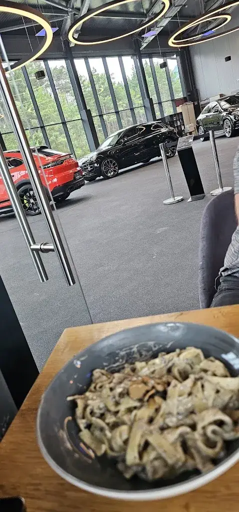 Ron Ja_PHIJASKO_Ötztal-Bahnhof_review